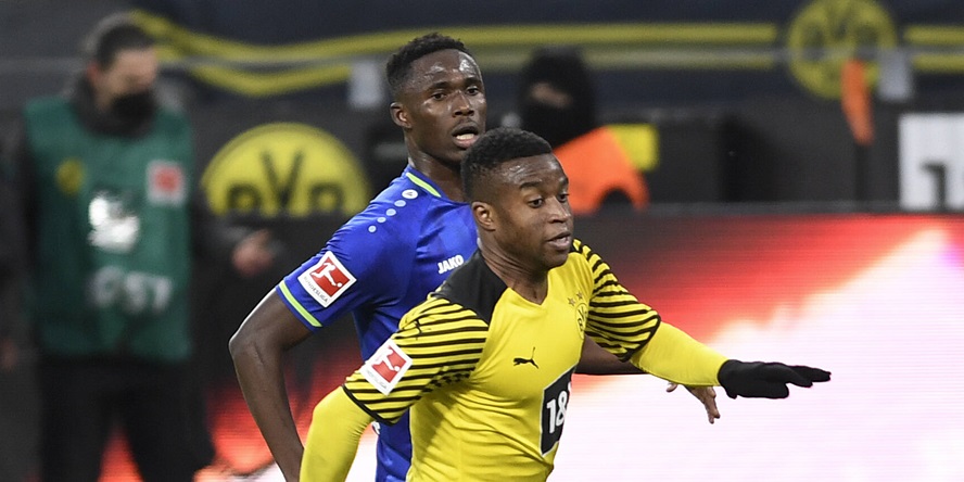 Transfergerüchte: Nächster Moukoko-Wechsel geplatzt – Leverkusen-Verteidiger vor dem Absprung